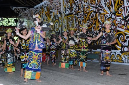 Tari Burung Enggang